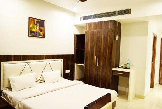 Hotel President Bharwain 외부 사진