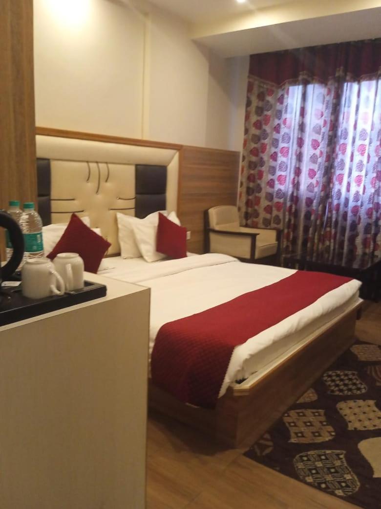 Hotel President Bharwain 외부 사진